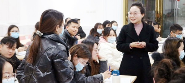 定边 专家指导+名师授课+培优补弱+日清月结的教学模式