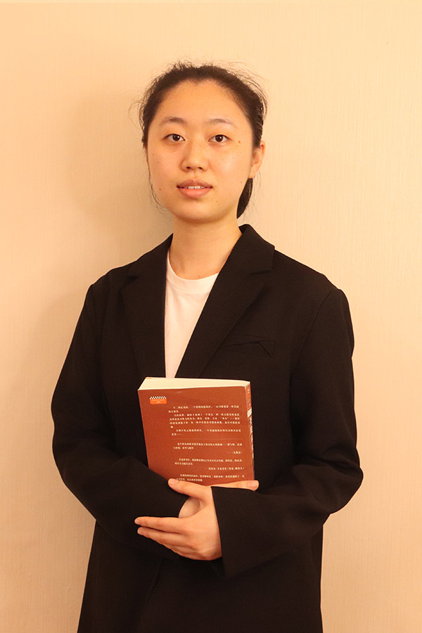 定边梁艺 本科学历，优秀班主任