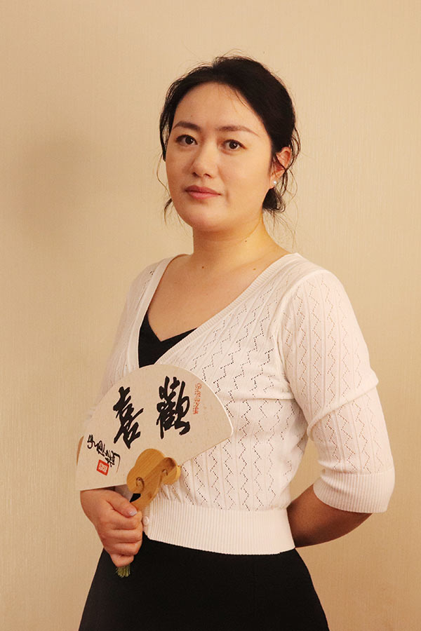 定边石亚利 研究生学历,毕业于陕西师范大学